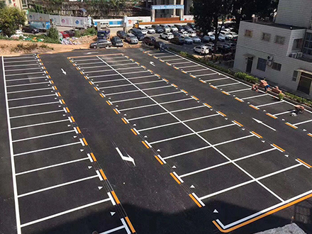 城市停車(chē)場(chǎng)劃線(xiàn)